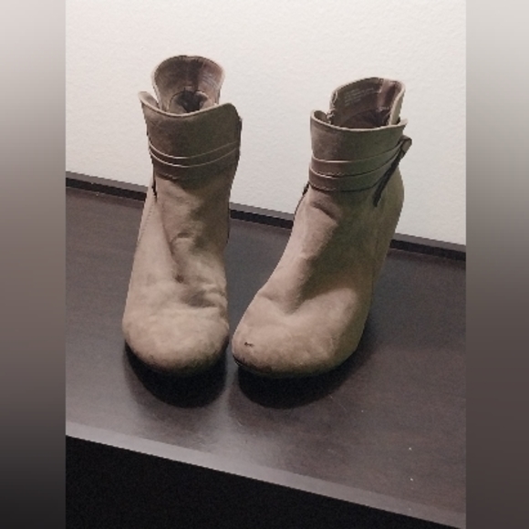 Brown booties - Picture 2 of 4